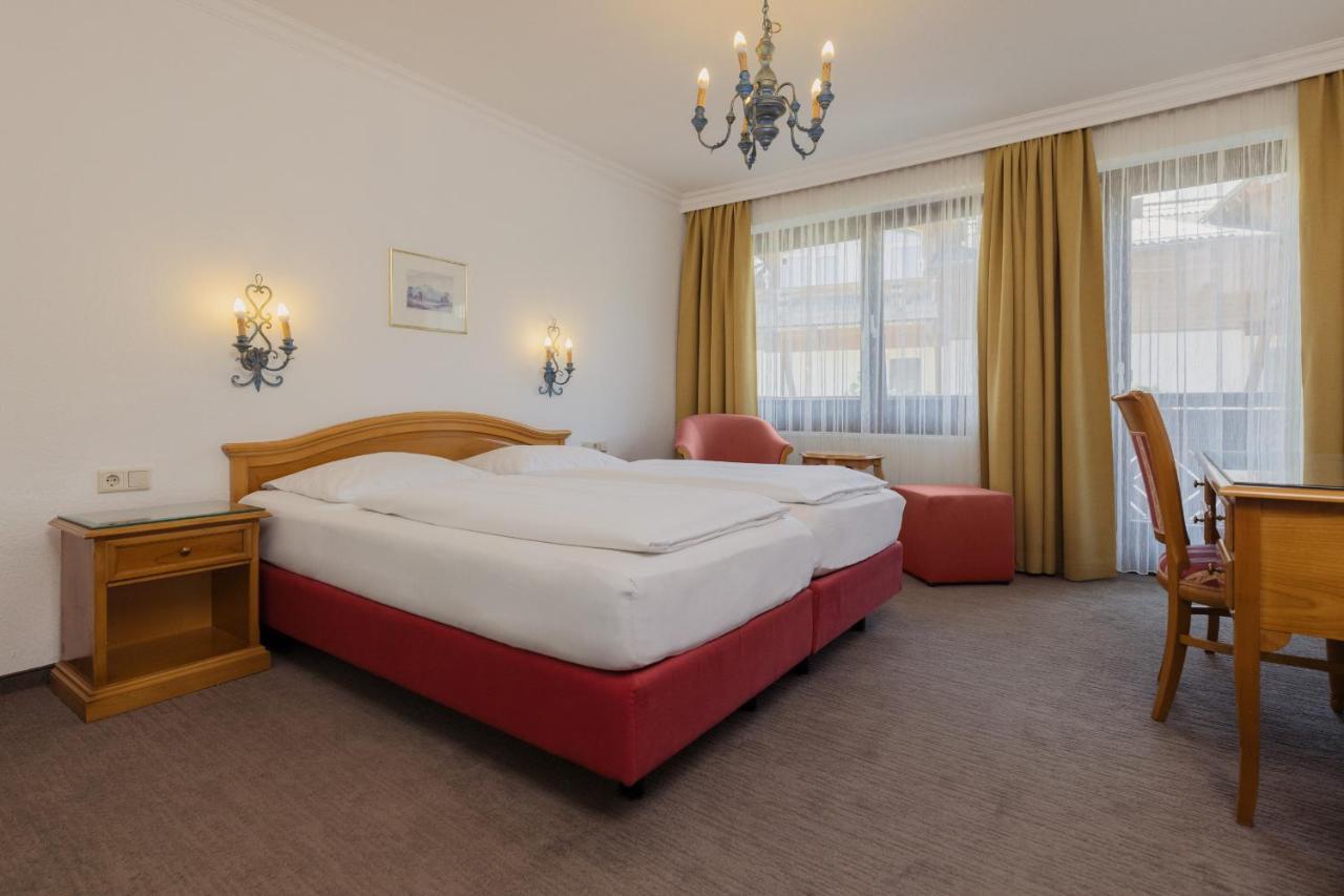 Hotel Tauernhof คาพรูน ภายนอก รูปภาพ