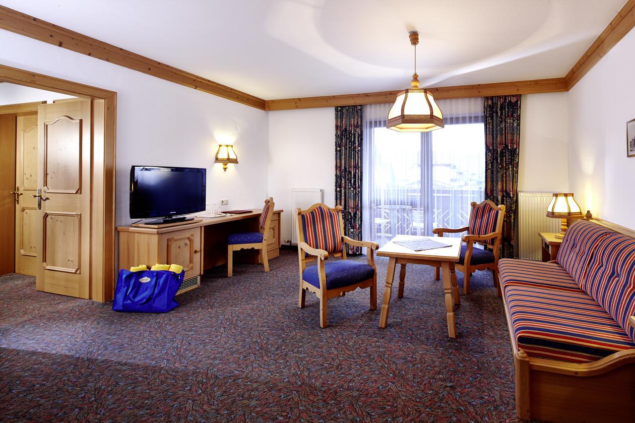 Hotel Tauernhof คาพรูน ภายนอก รูปภาพ