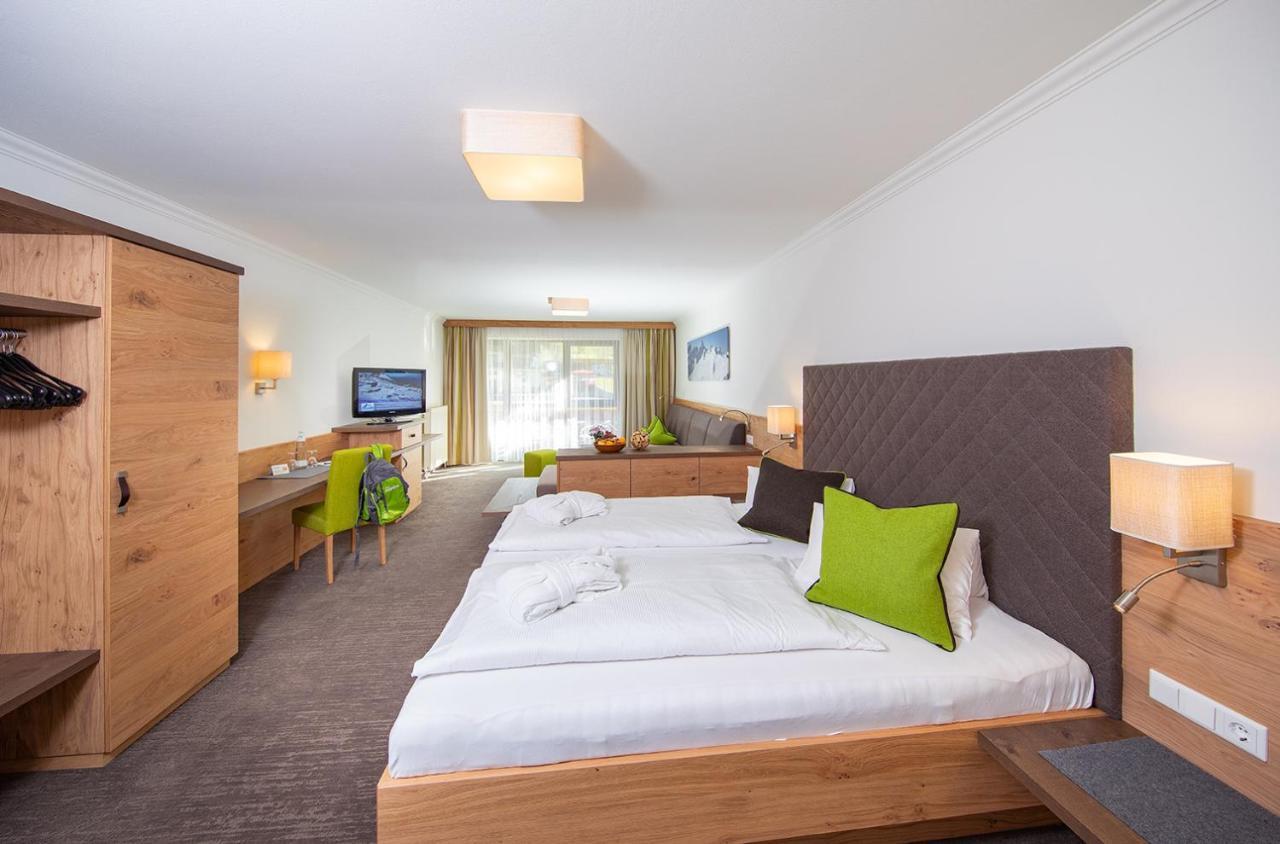 Hotel Tauernhof คาพรูน ภายนอก รูปภาพ
